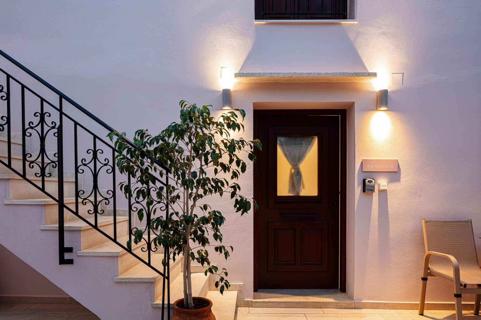 Philikon Luxury Suites Rethymno  Bagian luar foto