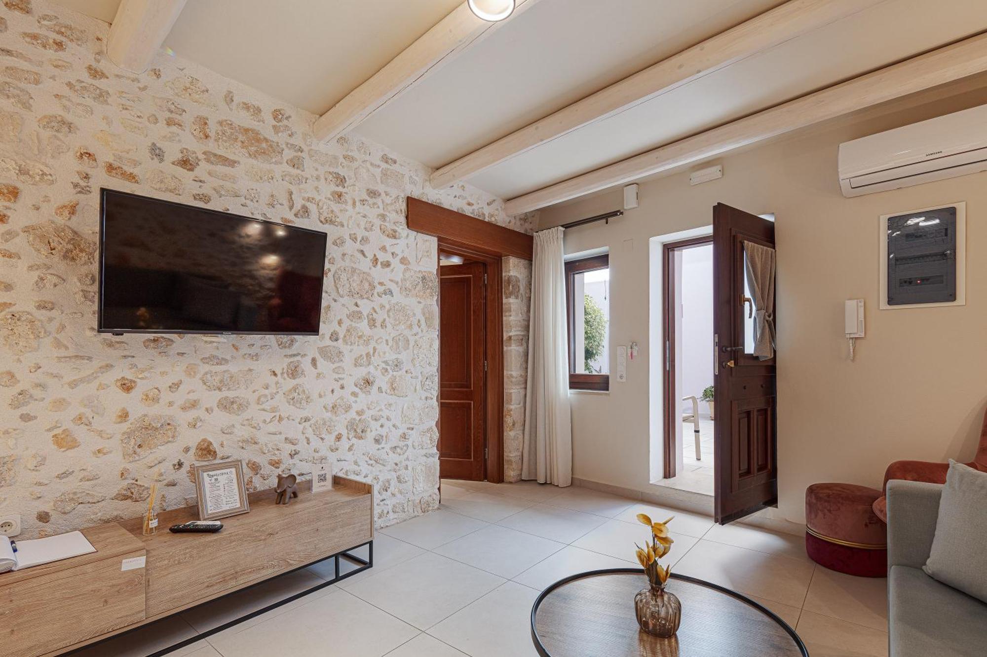 Philikon Luxury Suites Rethymno  Bagian luar foto