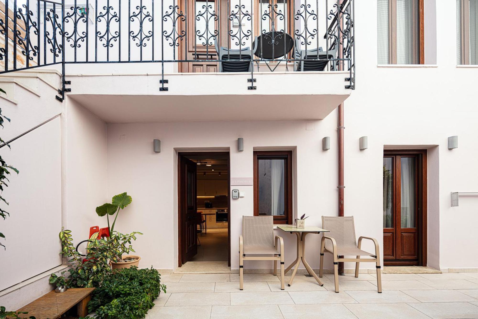 Philikon Luxury Suites Rethymno  Bagian luar foto